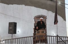 (١٠٢) الخطيب الحسيني الشيخ جعفر الدجيلي يرتقي المنبر في مقر المشروع التبليغي للحوزة العلمية في زيارة الأربعين