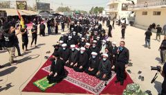 طريق (ياحسين) بين كربلاء والنجف يشهد اقامة اكبر صلاة جماعة موحدة